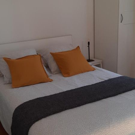Appartement Climatise Avec Terrasse Au Coeur De Nyons Luaran gambar